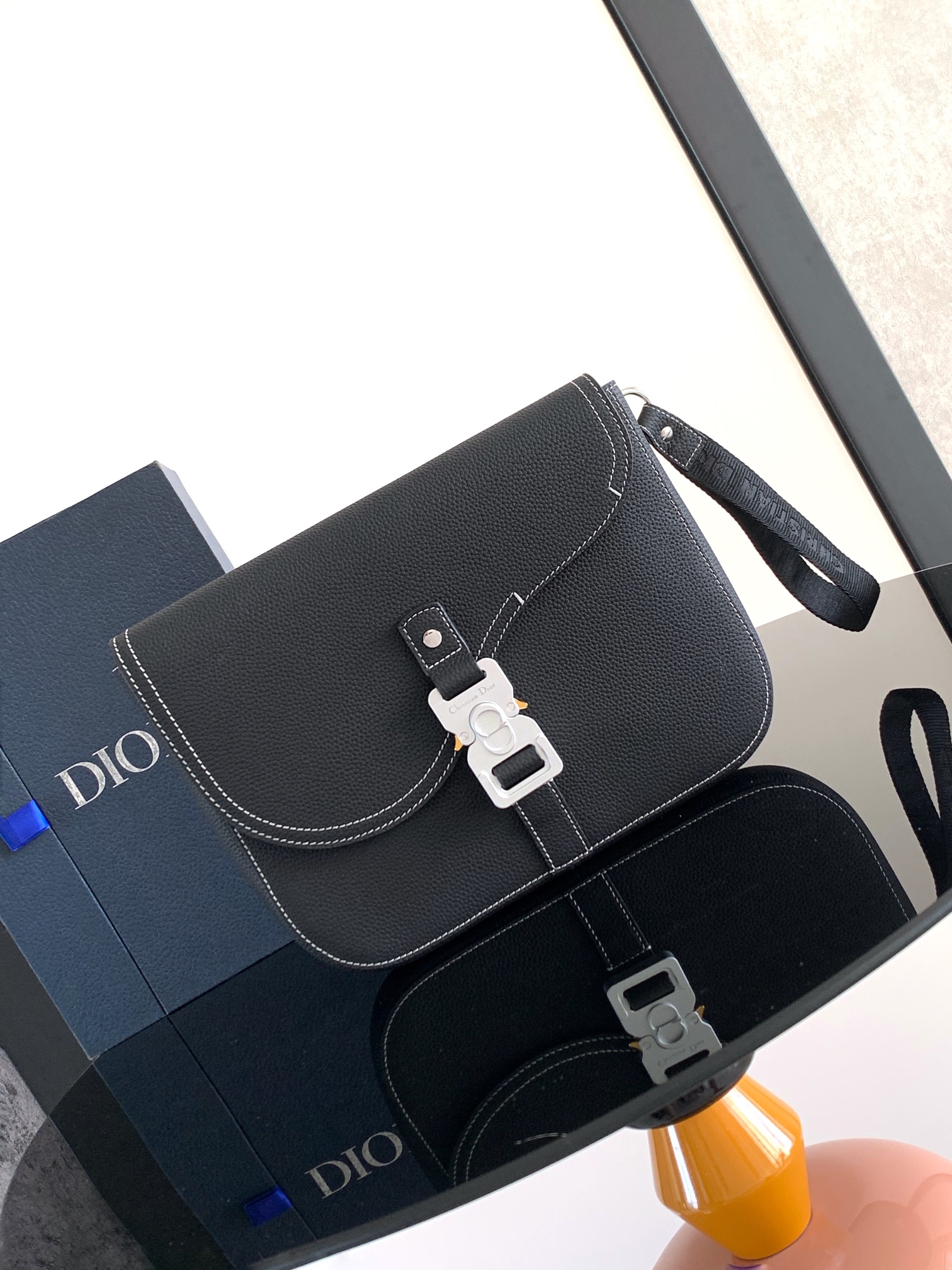 DIOR