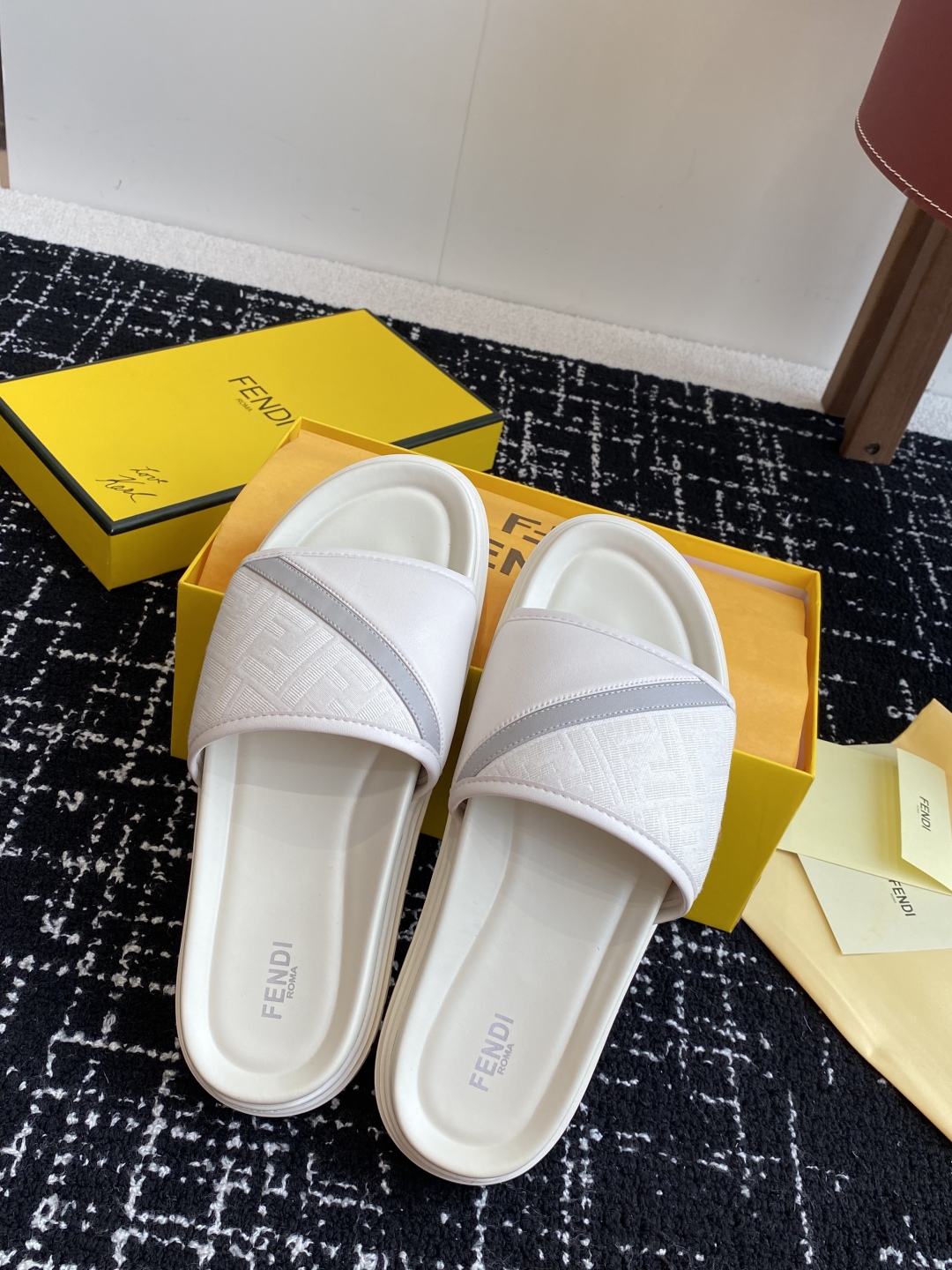 FENDI SLIDES