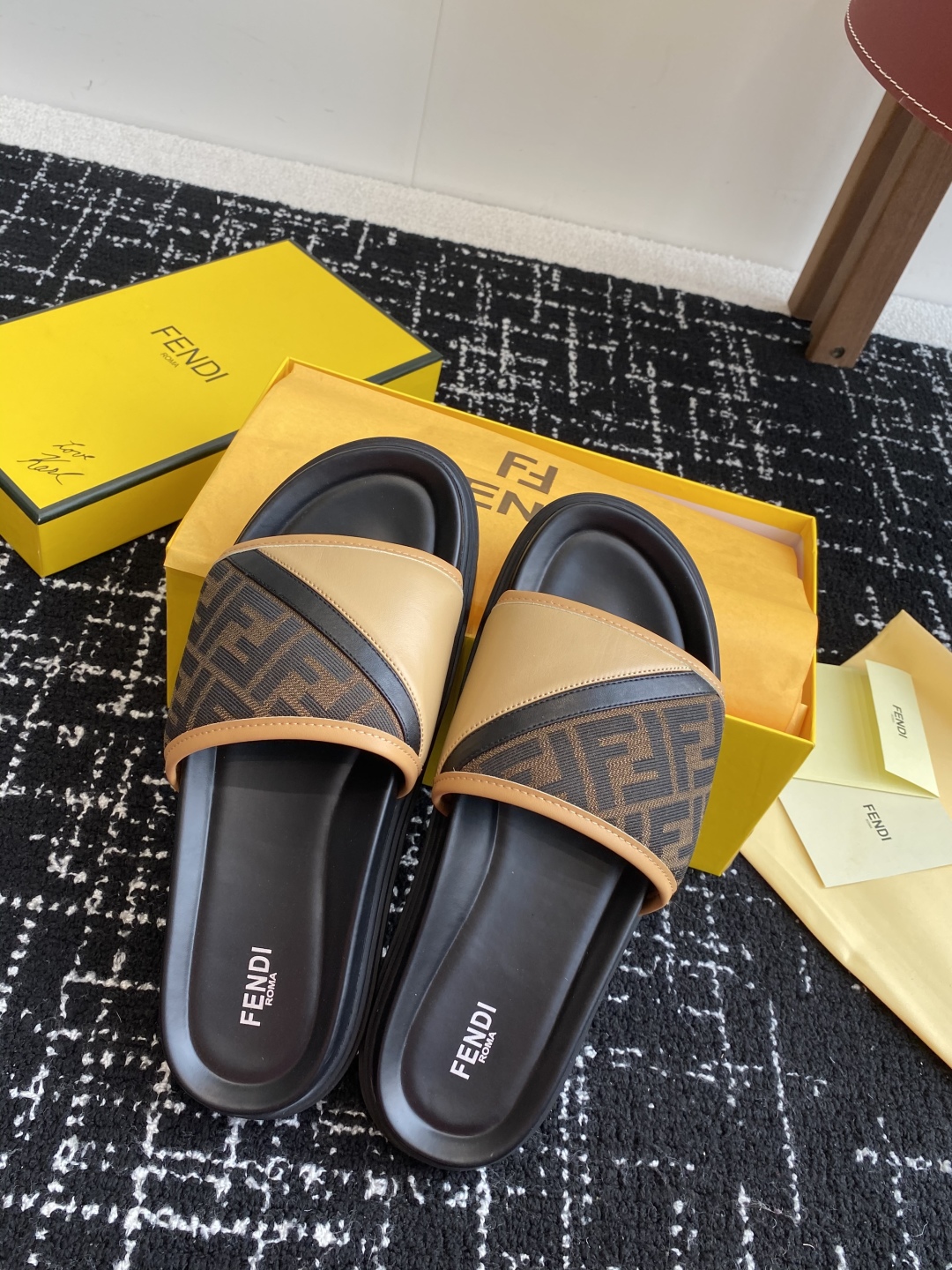 FENDI SLIDES