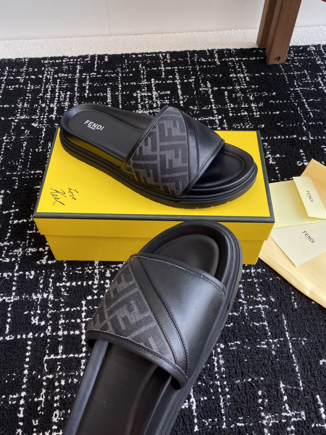 FENDI SLIDES
