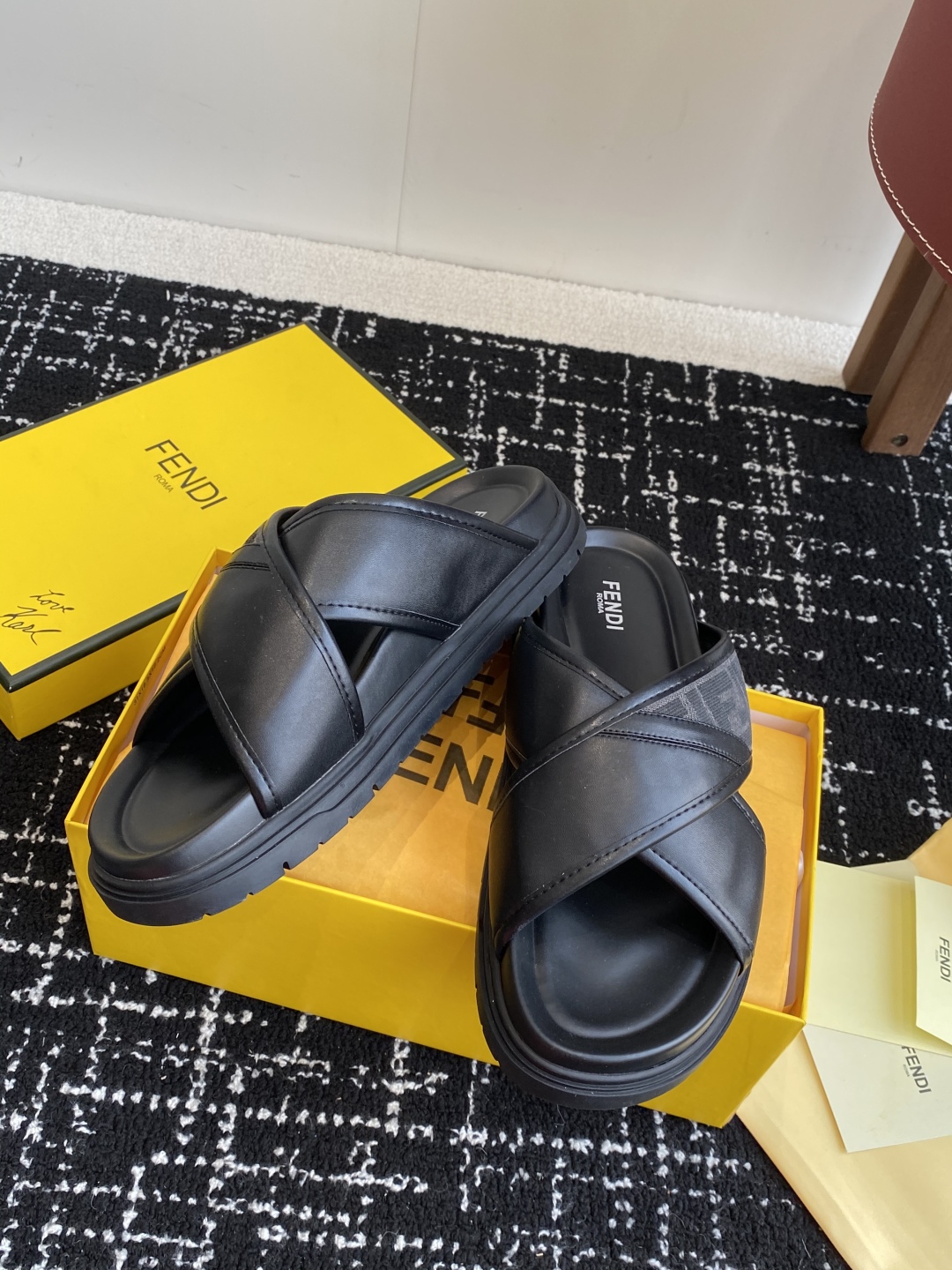 FENDI SLIDES