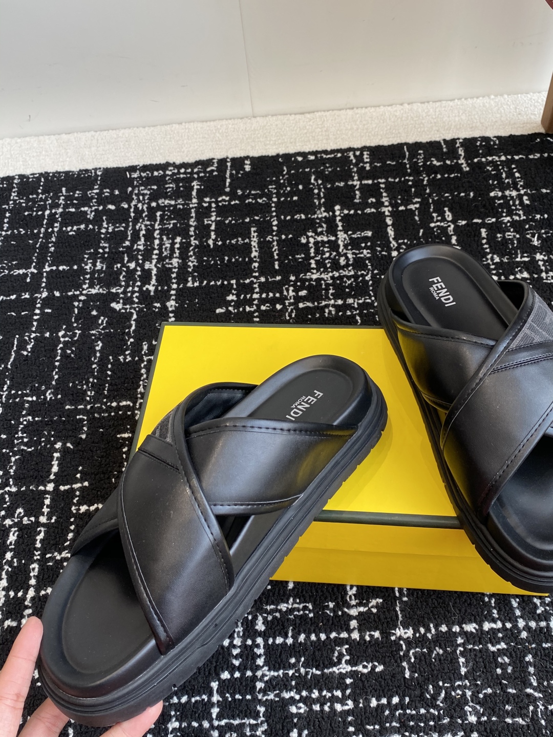 FENDI SLIDES