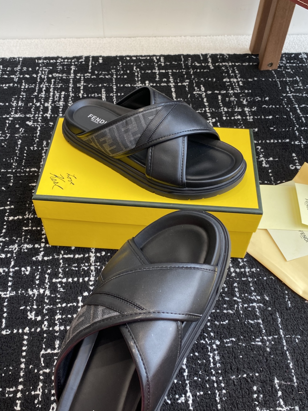 FENDI SLIDES