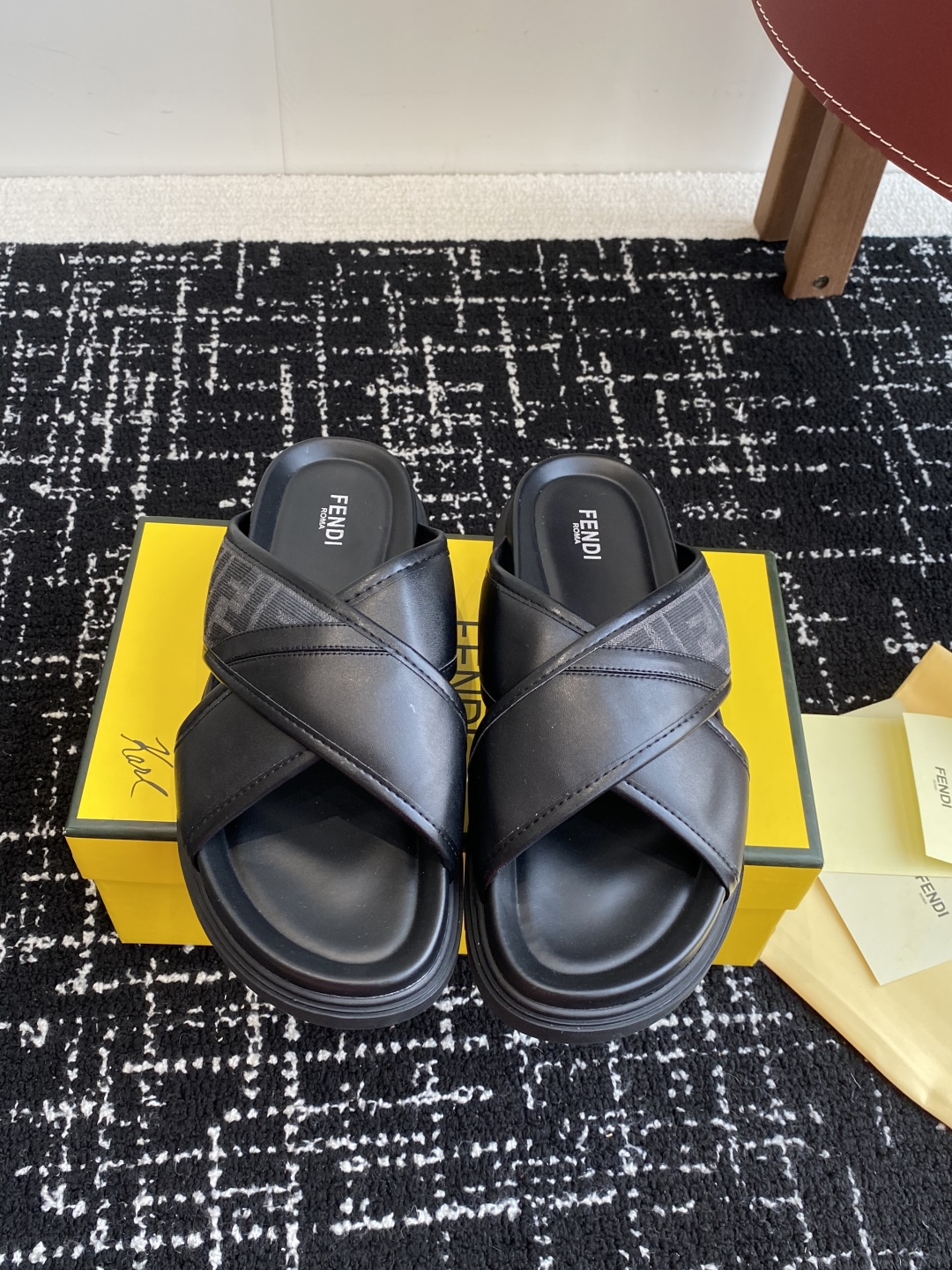 FENDI SLIDES