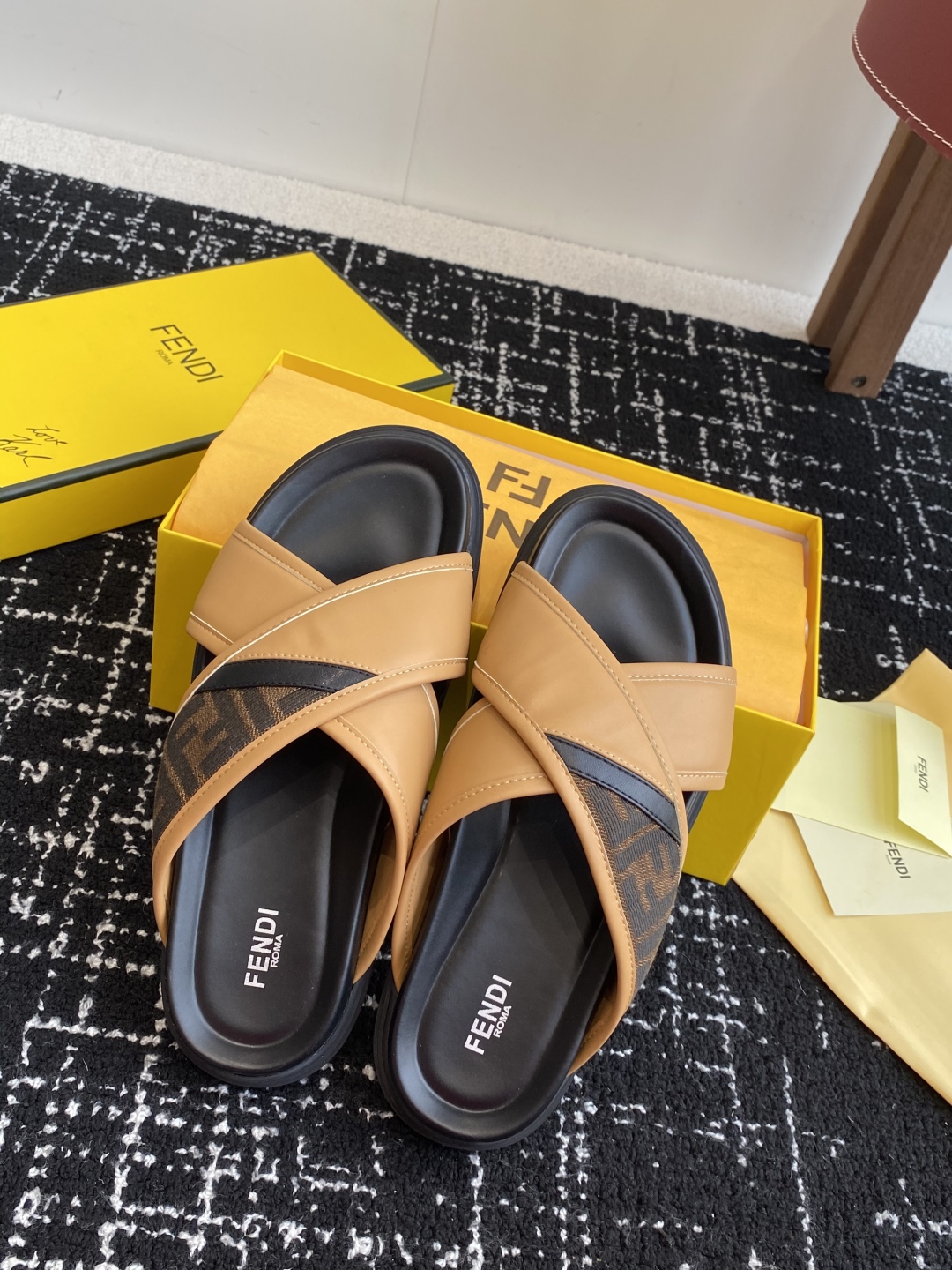FENDI SLIDES