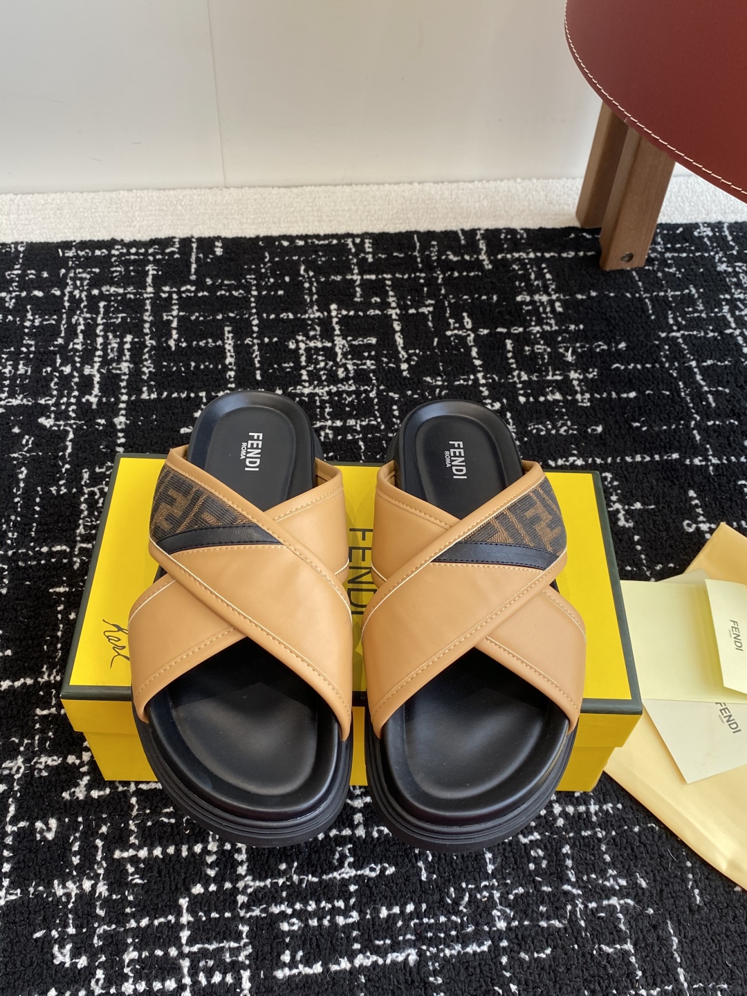 FENDI SLIDES