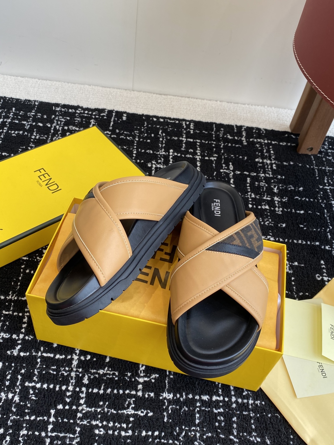 FENDI SLIDES