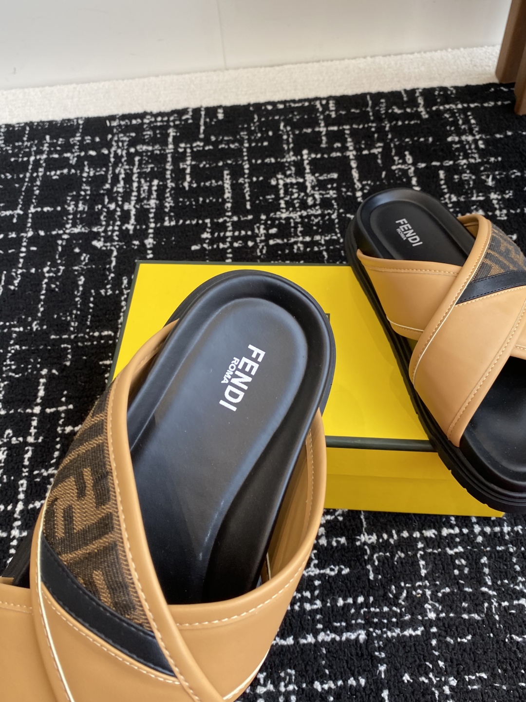FENDI SLIDES