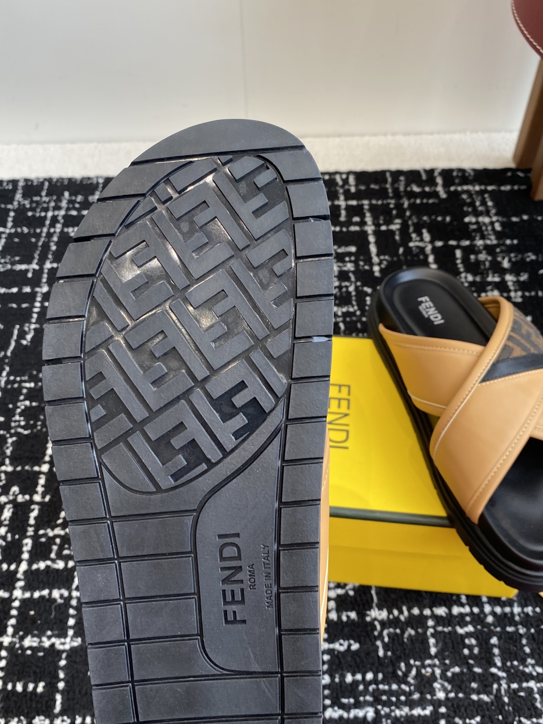 FENDI SLIDES