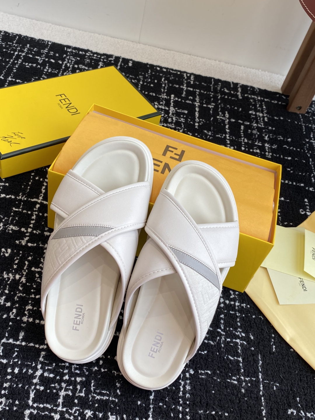 FENDI SLIDES