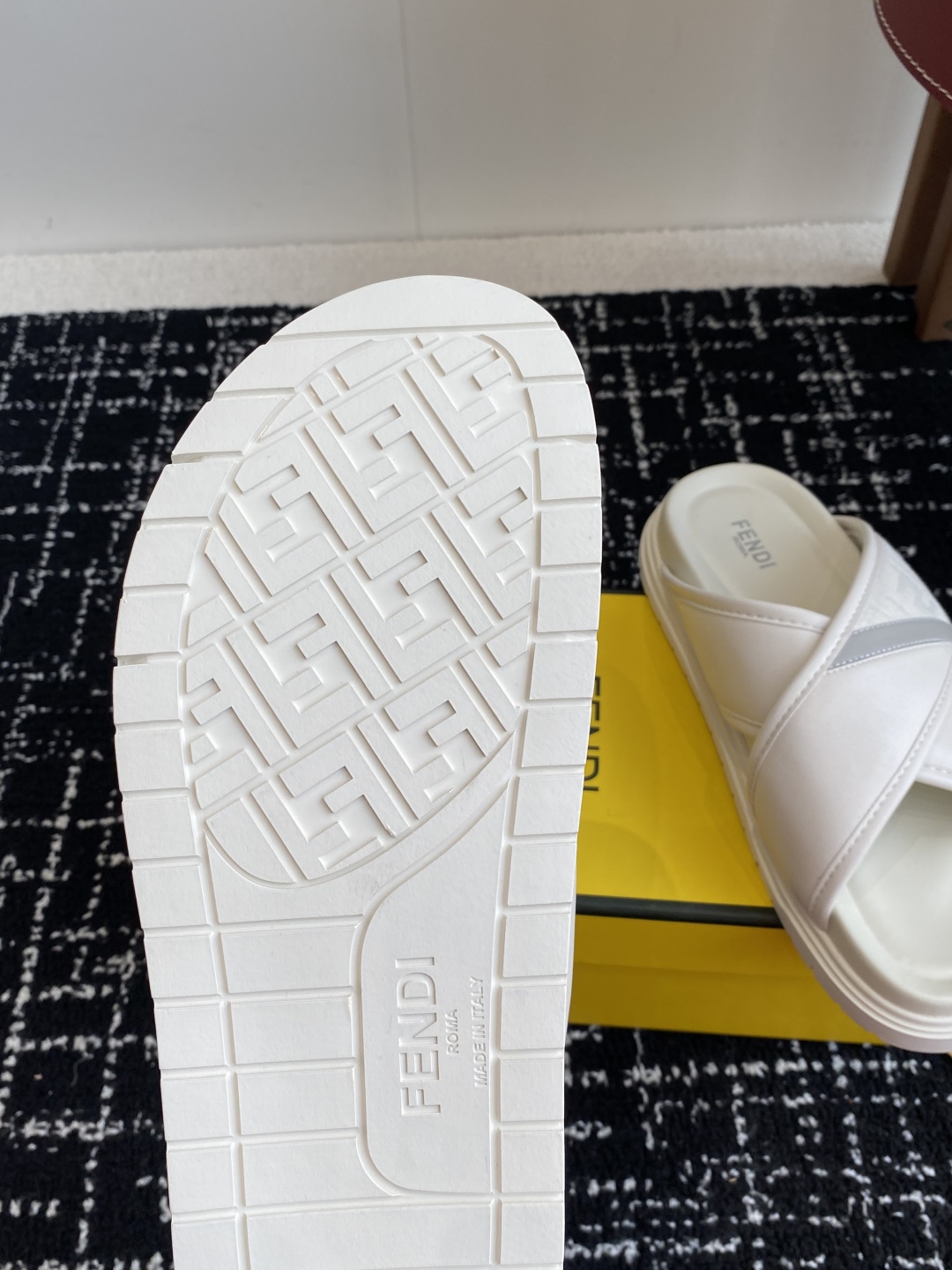 FENDI SLIDES