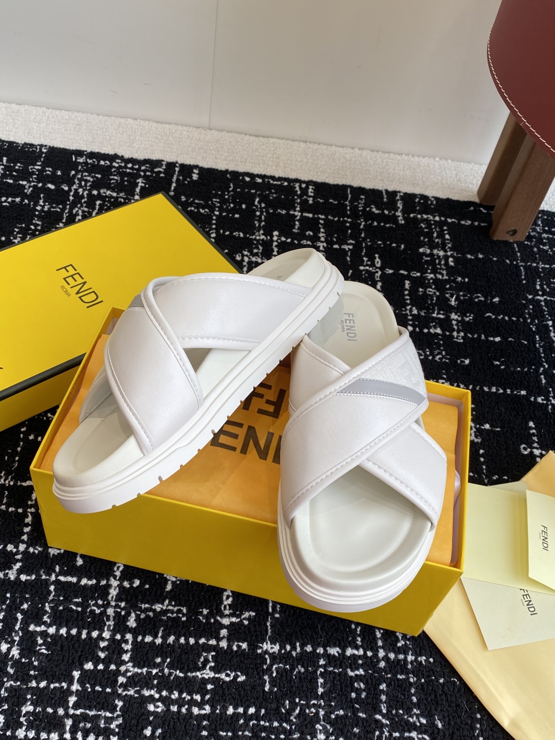 FENDI SLIDES