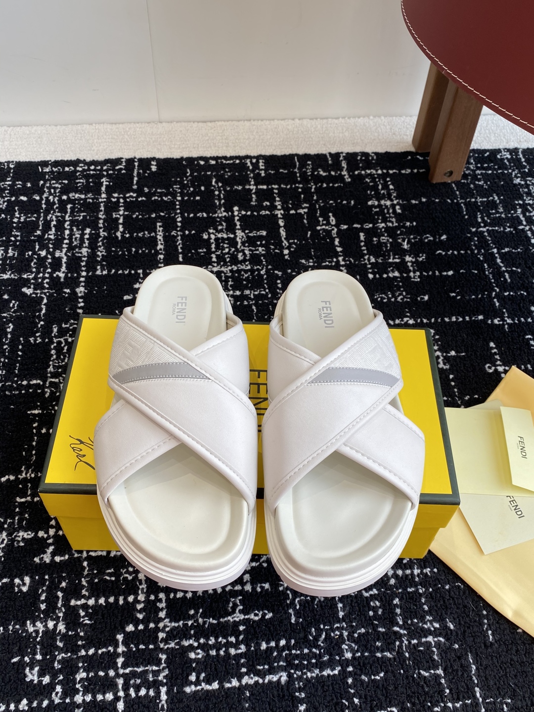 FENDI SLIDES