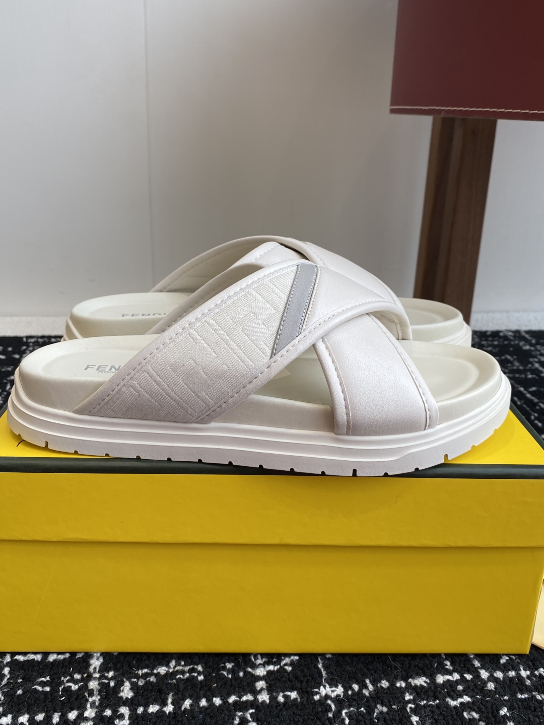 FENDI SLIDES