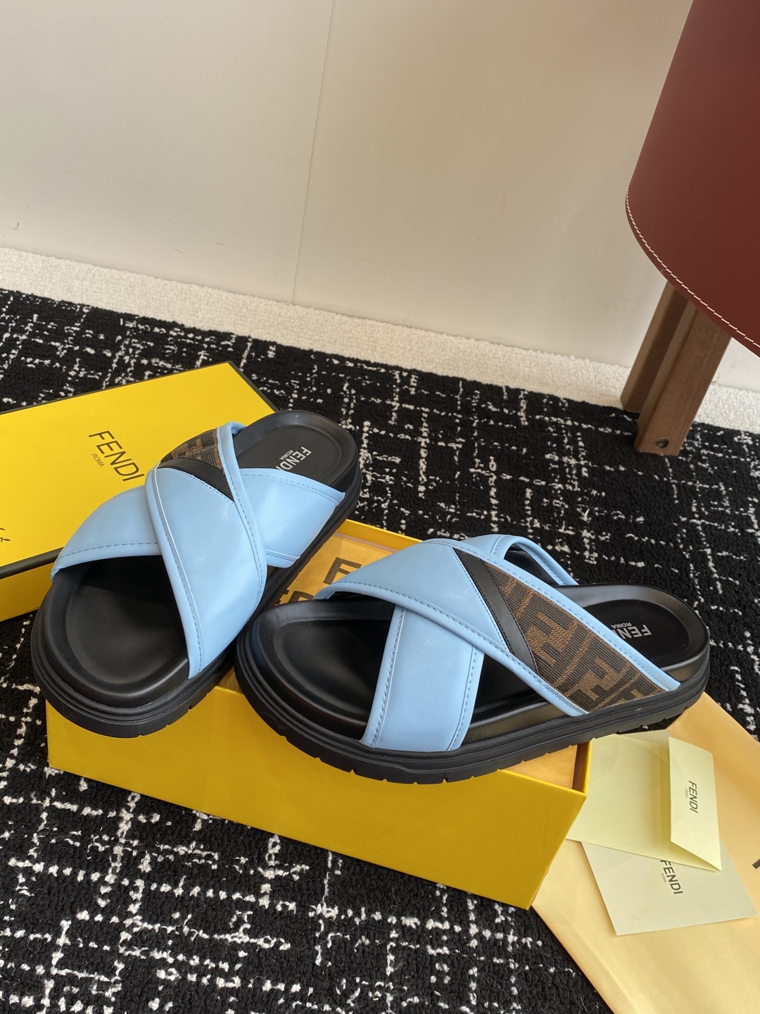 FENDI SLIDES