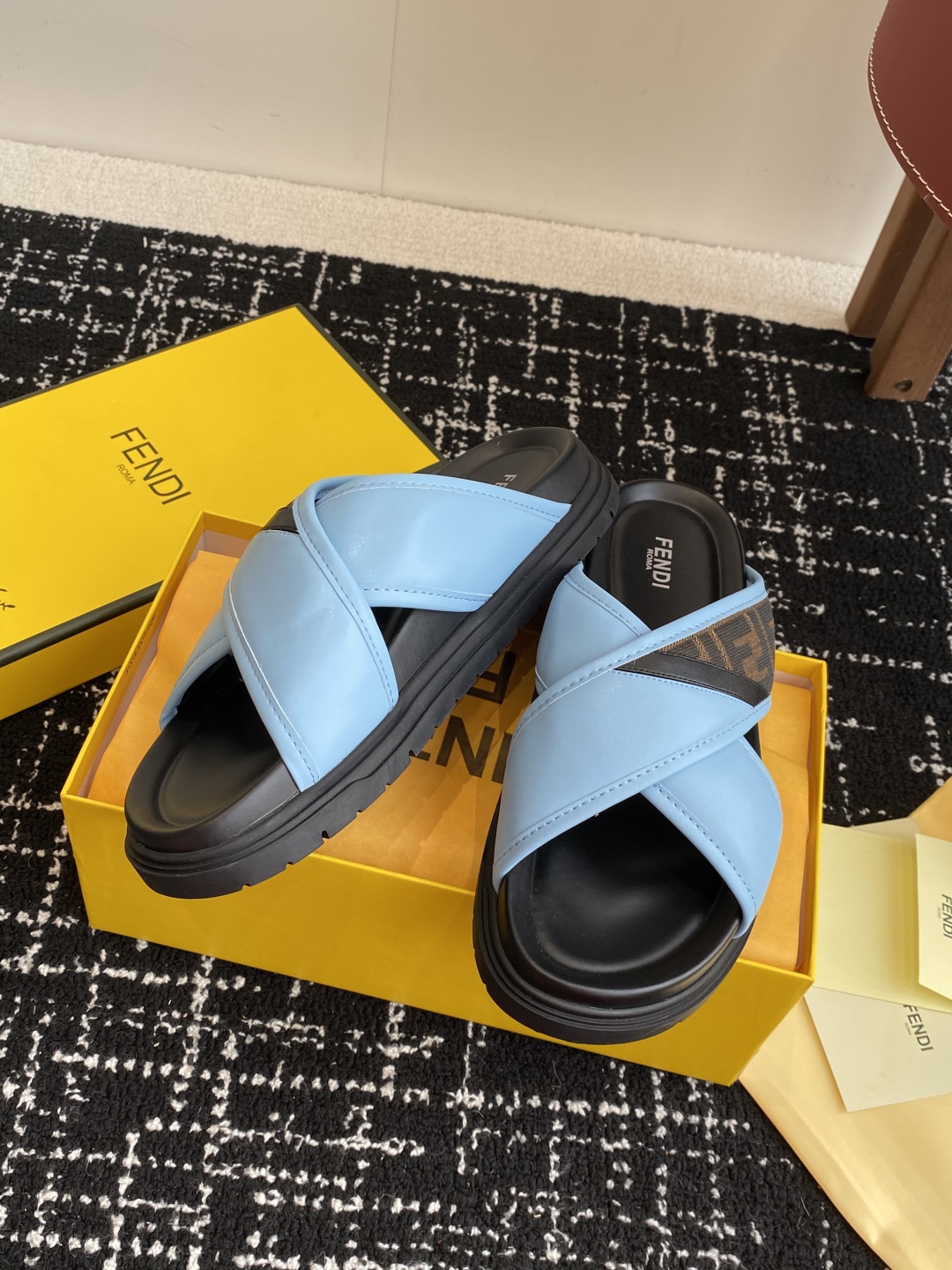 FENDI SLIDES