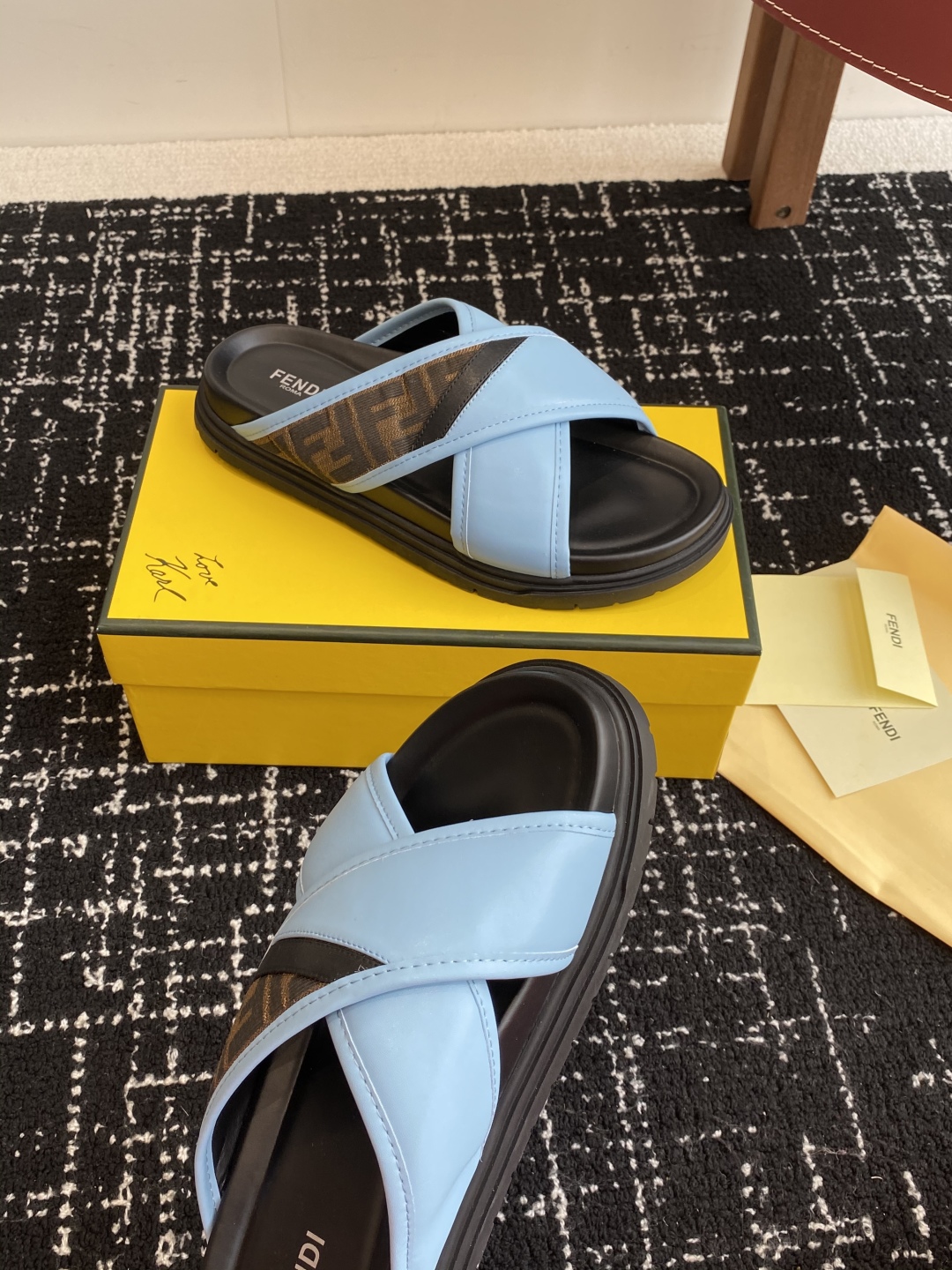 FENDI SLIDES