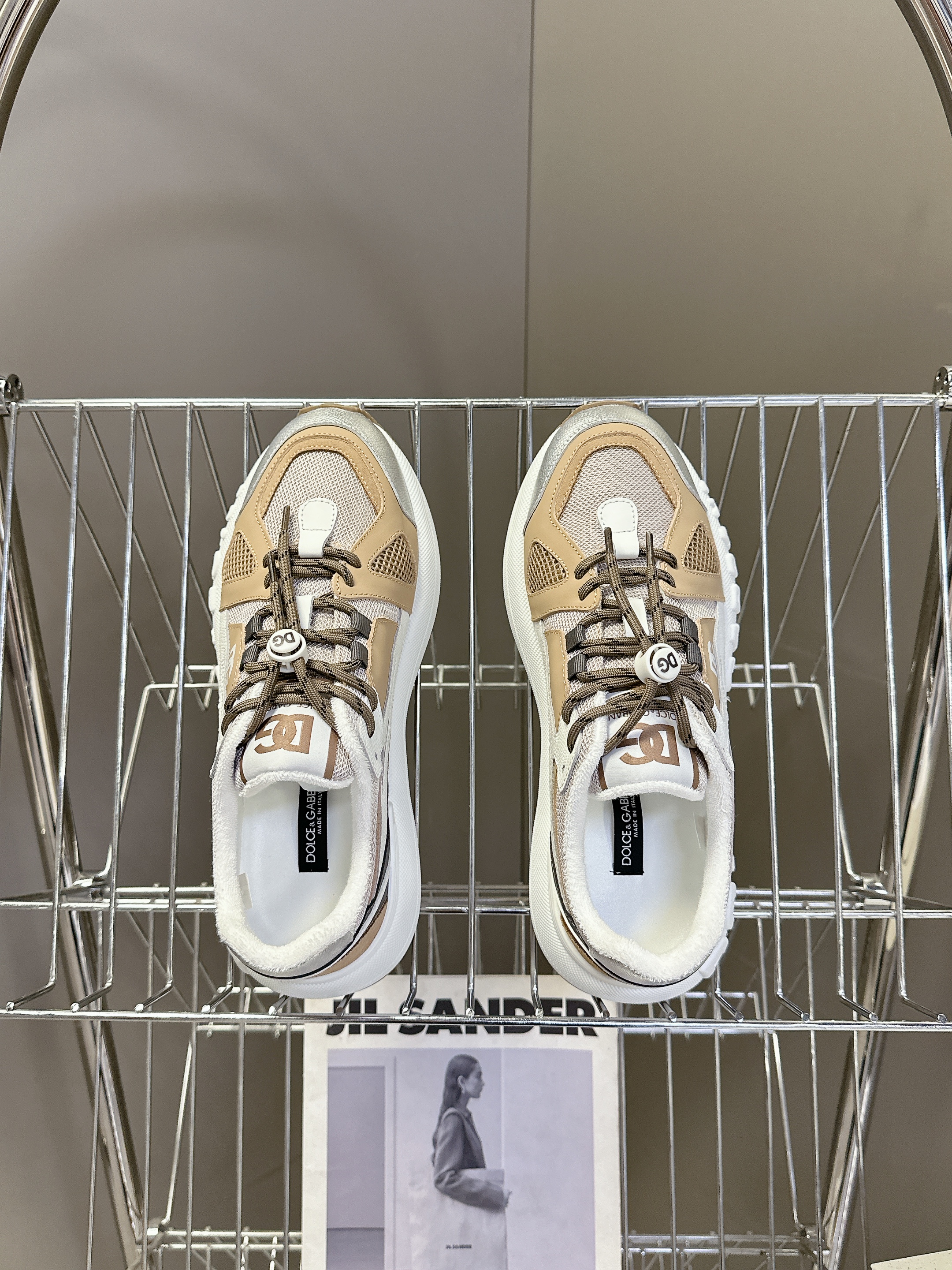 D&G SEAKERS