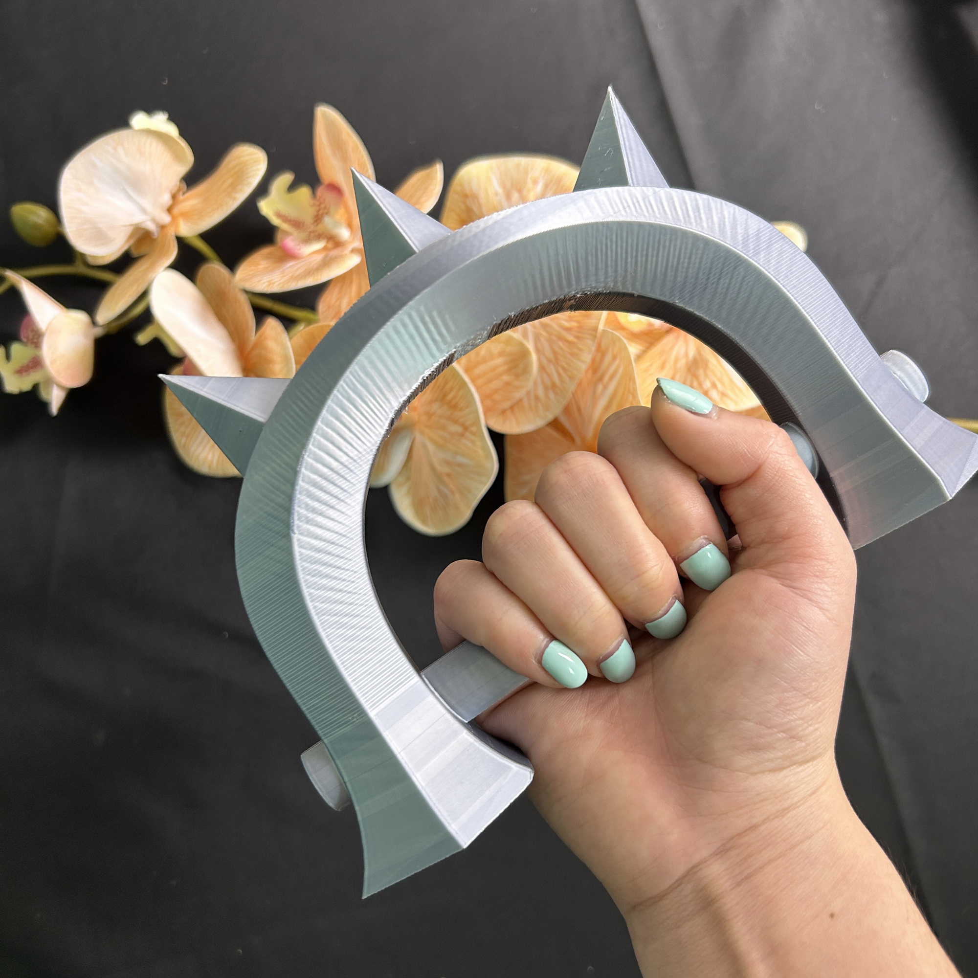 Persona 5 Makoto Niijima Finger tiger weapon Cosplay Prop