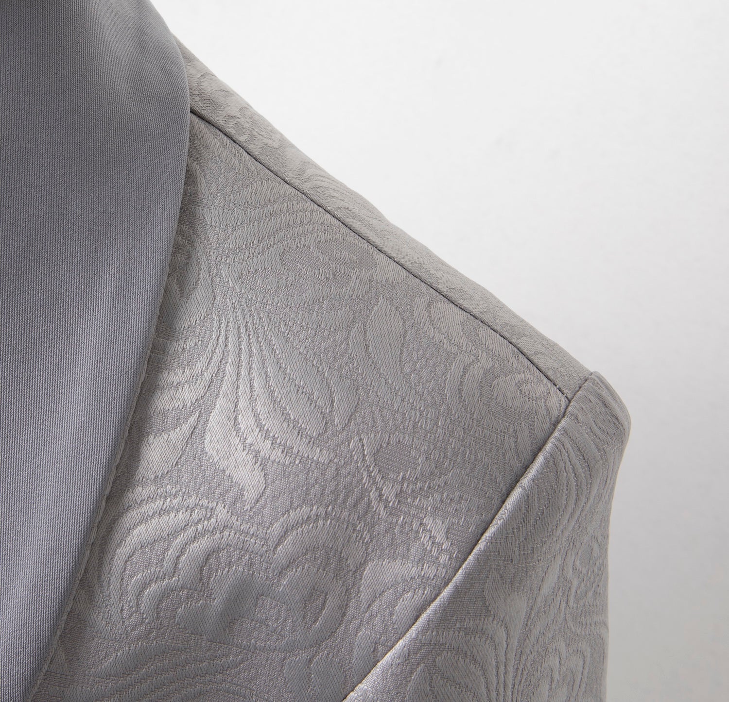 Light_Gray_Jacquard_Men_Suits_S8650_DOOHOOB