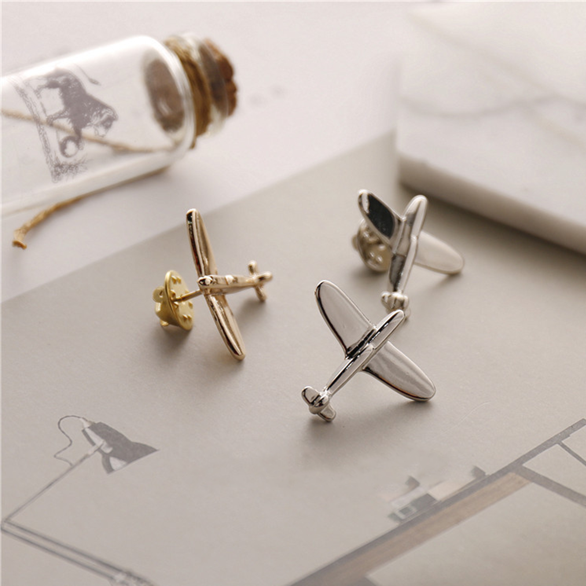 Fashion Aircraft Suit Brooch A1018-DOOHOOB