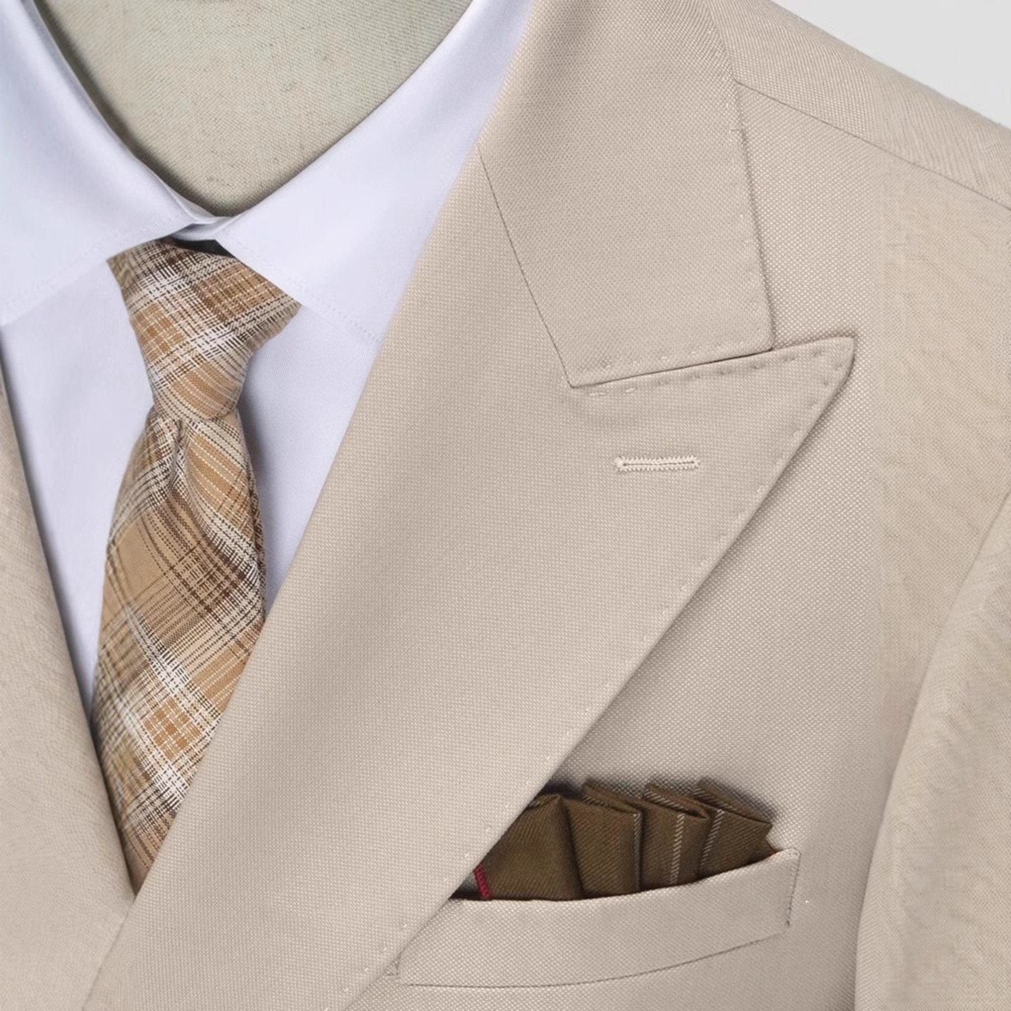 Dapper Double-breasted Suit S8700