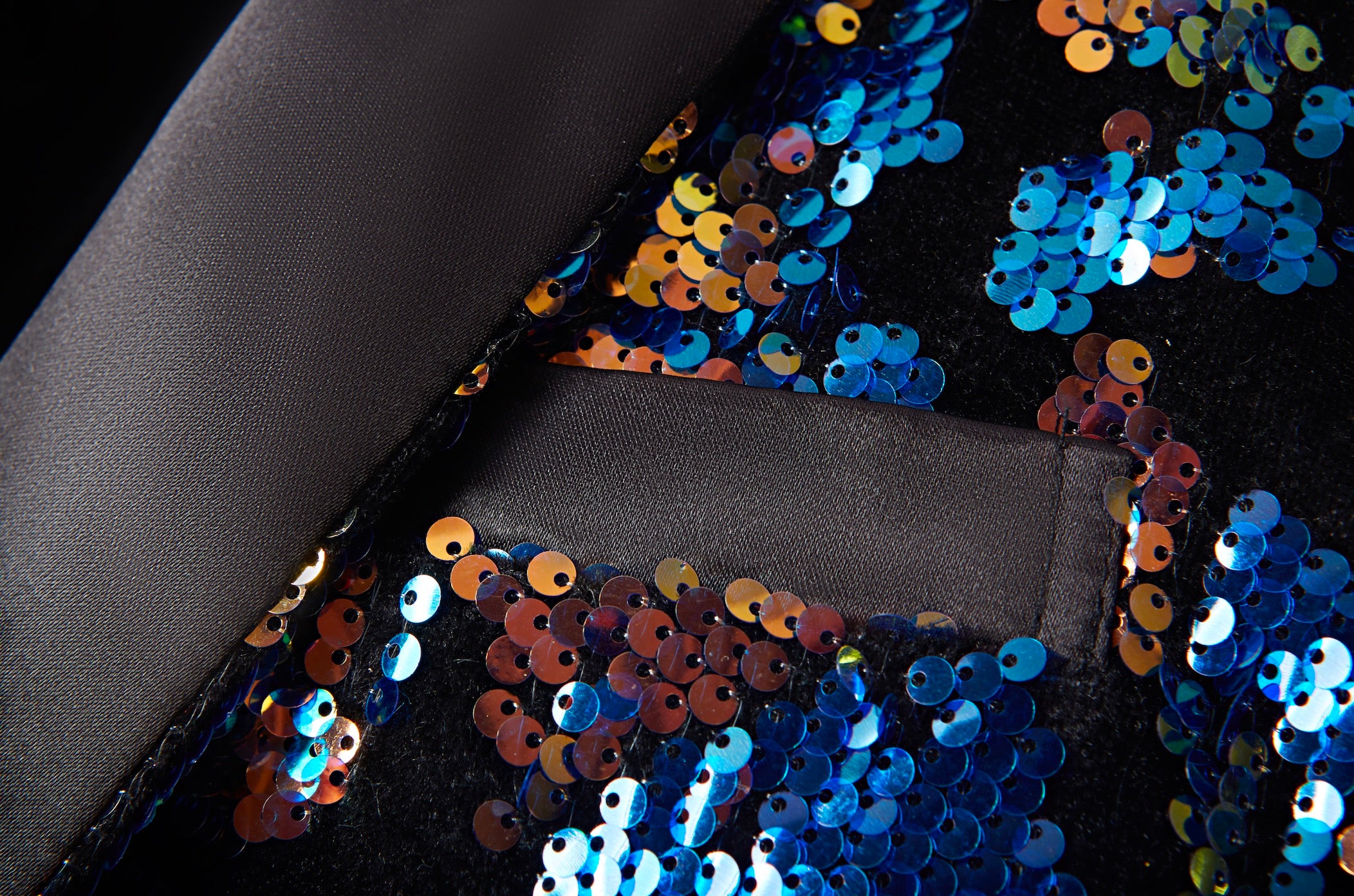 Abstract Multicolor Sequin Tuxedo M8046-DOOHOOB