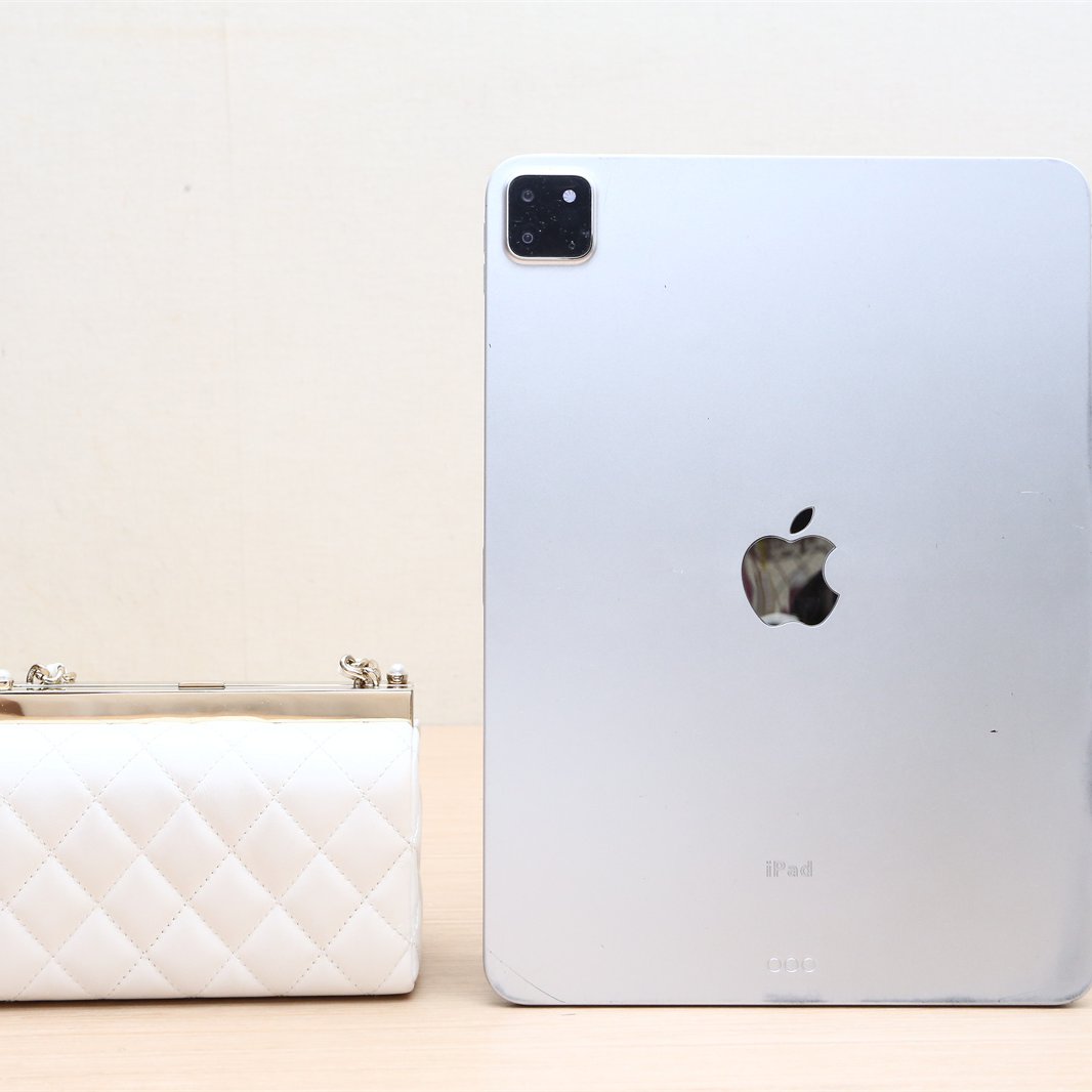 Chanel 23A Métiers d'Art Pearl-CC Evening Box Bag in White Lambskin, 'S' Series-New Feature DemoNew Feature DemoCHANEL