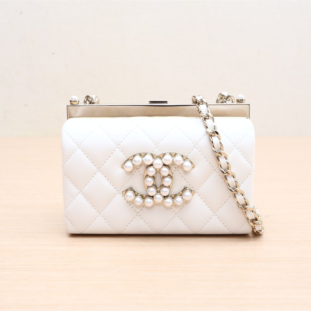 Chanel 23A Métiers d'Art Pearl-CC Evening Box Bag in White Lambskin, 'S' Series-New Feature DemoNew Feature DemoCHANEL