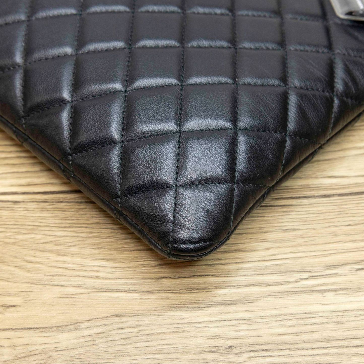 CHANEL Le Boy Clutch 27cm Noir-New Feature Demo