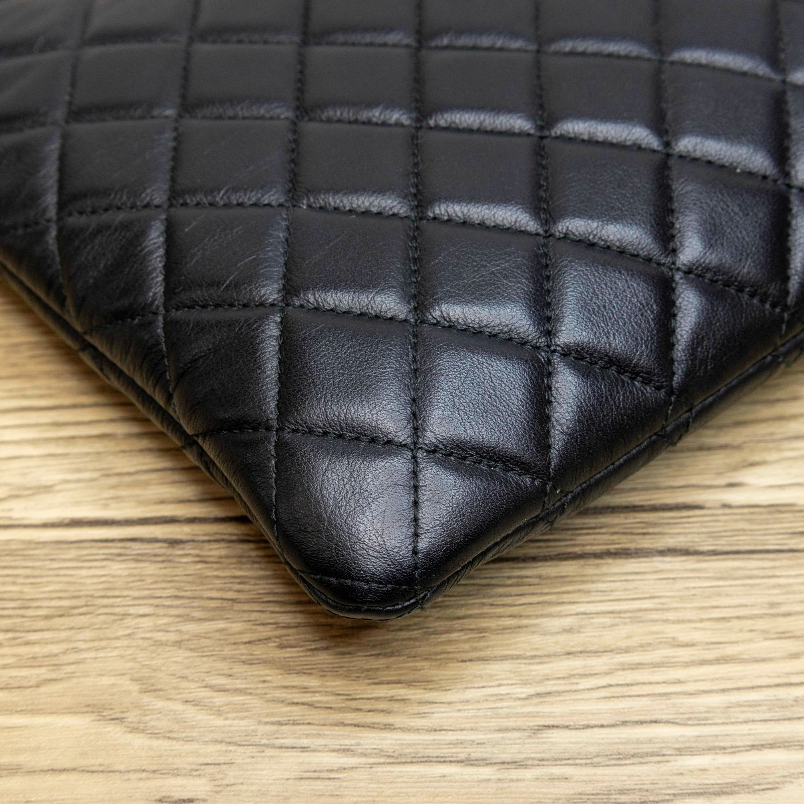 CHANEL Le Boy Clutch 27cm Noir-New Feature Demo