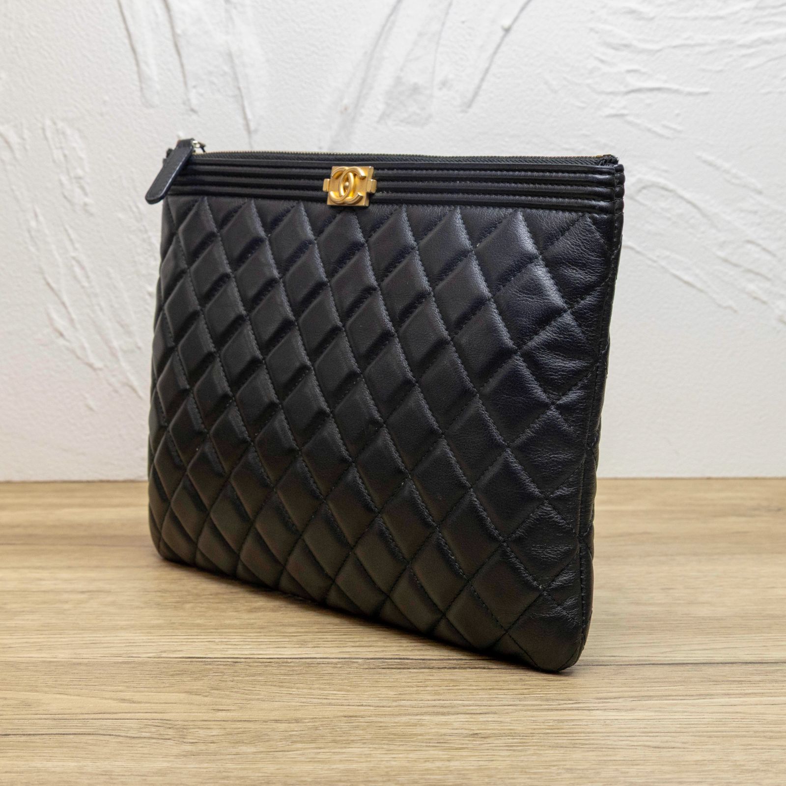 CHANEL Le Boy Clutch 27cm Noir-New Feature Demo