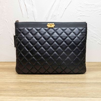 CHANEL Le Boy Clutch 27cm Noir-New Feature Demo