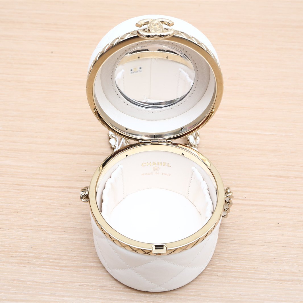Chanel Round Vanity Case with Pineapple Twist-Lock-New Feature Demo
