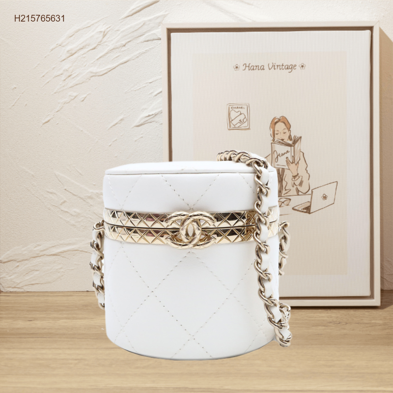 Chanel Round Vanity Case with Pineapple Twist-Lock-New Feature Demo