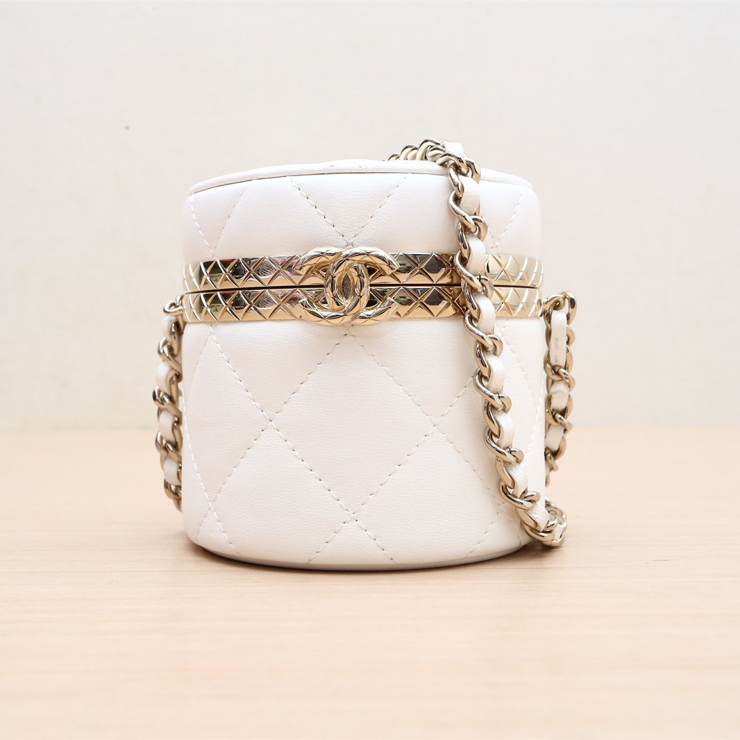 Chanel Round Vanity Case with Pineapple Twist-Lock-New Feature Demo
