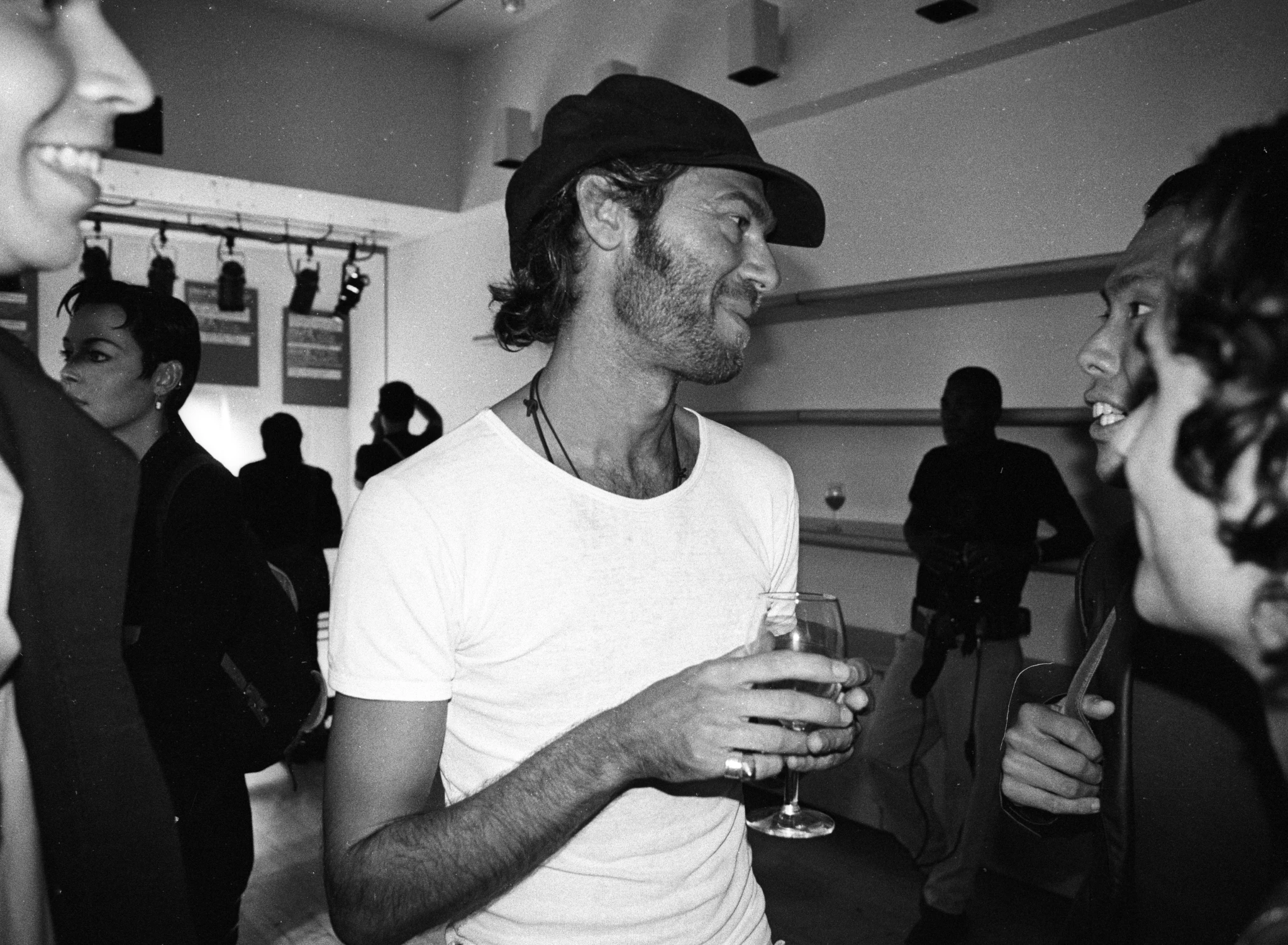 ALL AARON ESH KNOWS IS CLOTHES, CALL OF DUTY, AND GRINDING-New Feature Demo