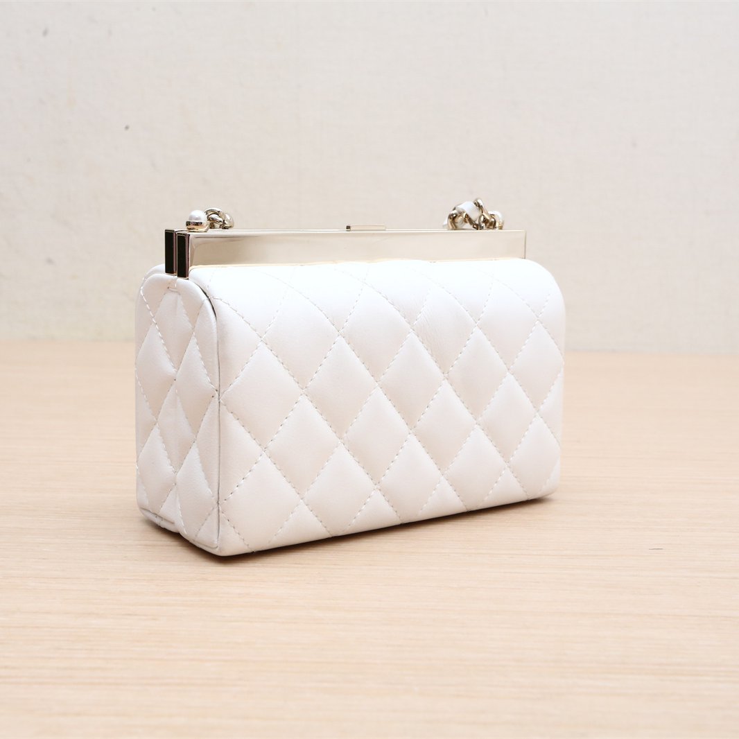 Chanel 23A Métiers d'Art Pearl-CC Evening Box Bag in White Lambskin, 'S' Series-New Feature DemoNew Feature DemoCHANEL