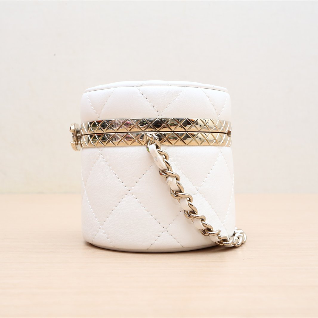 Chanel Round Vanity Case with Pineapple Twist-Lock-New Feature Demo