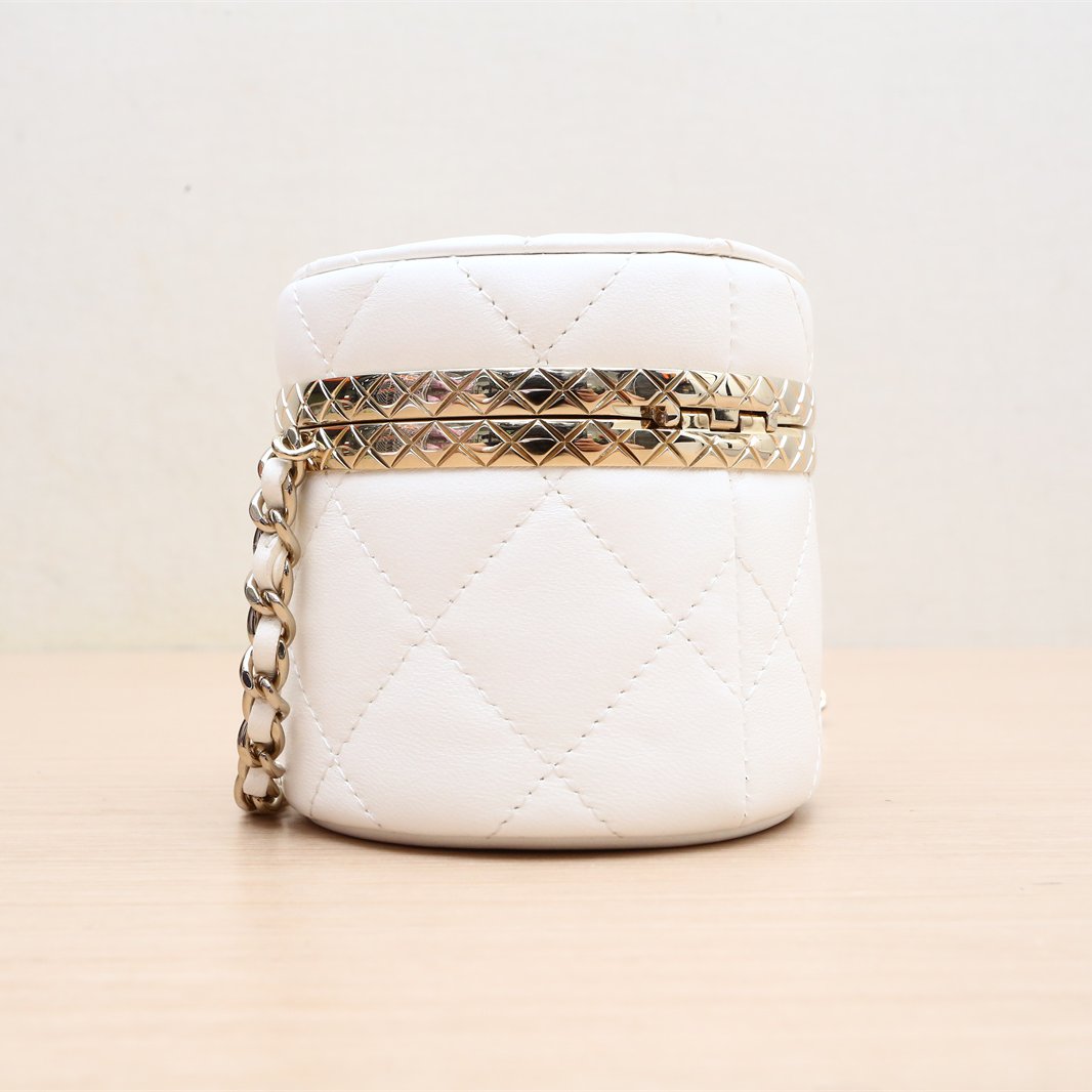 Chanel Round Vanity Case with Pineapple Twist-Lock-New Feature Demo