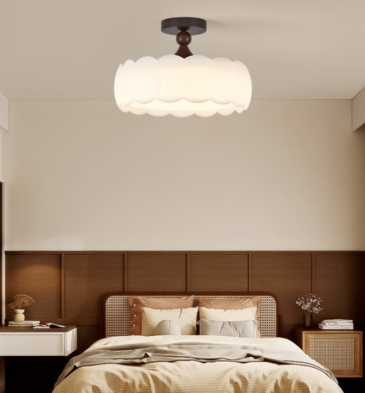 Second-hand cream style master bedroom princess room lamps