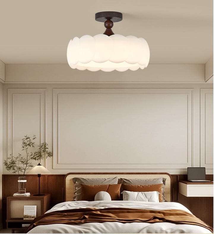 Second-hand cream style master bedroom princess room lamps