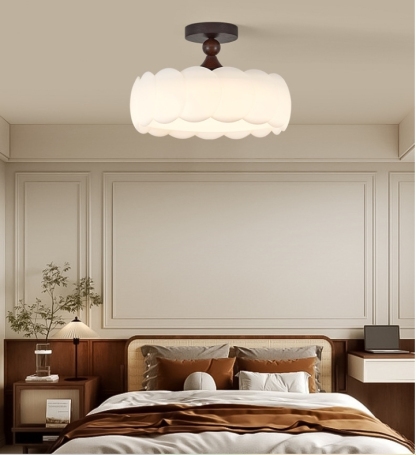 Second-hand cream style master bedroom princess room lamps