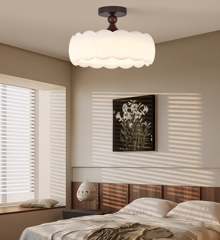 Second-hand cream style master bedroom princess room lamps