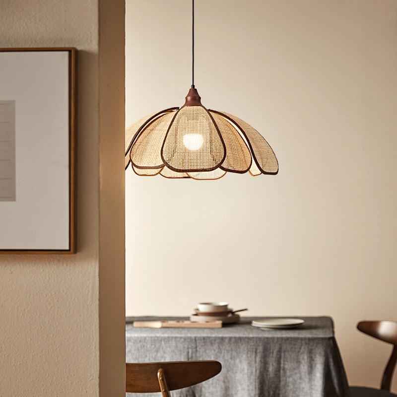 Creative Rattan Petal Pendant Lamp