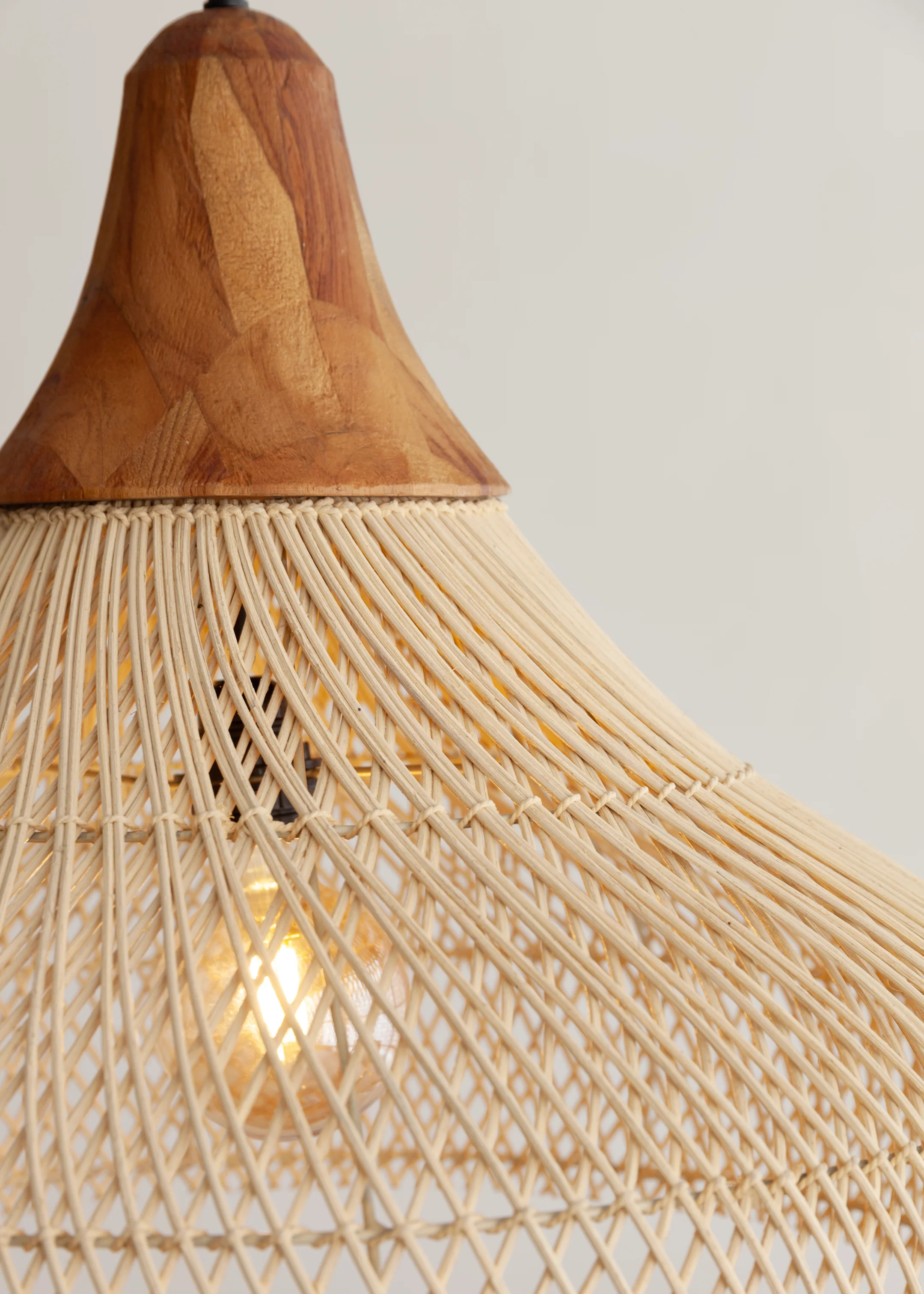 Lakey Pendant