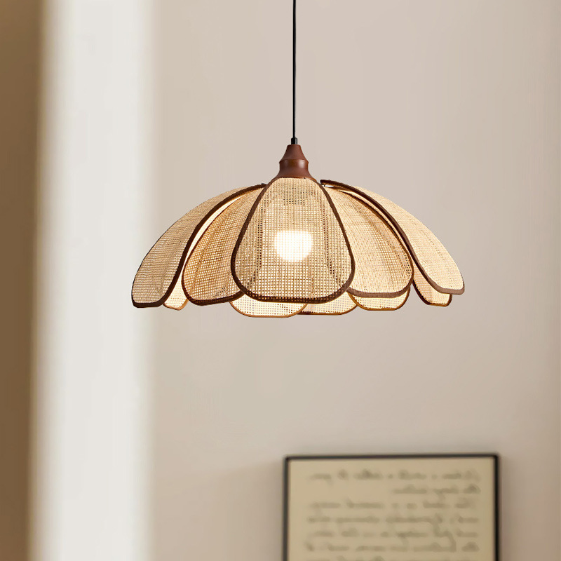 Creative Rattan Petal Pendant Lamp