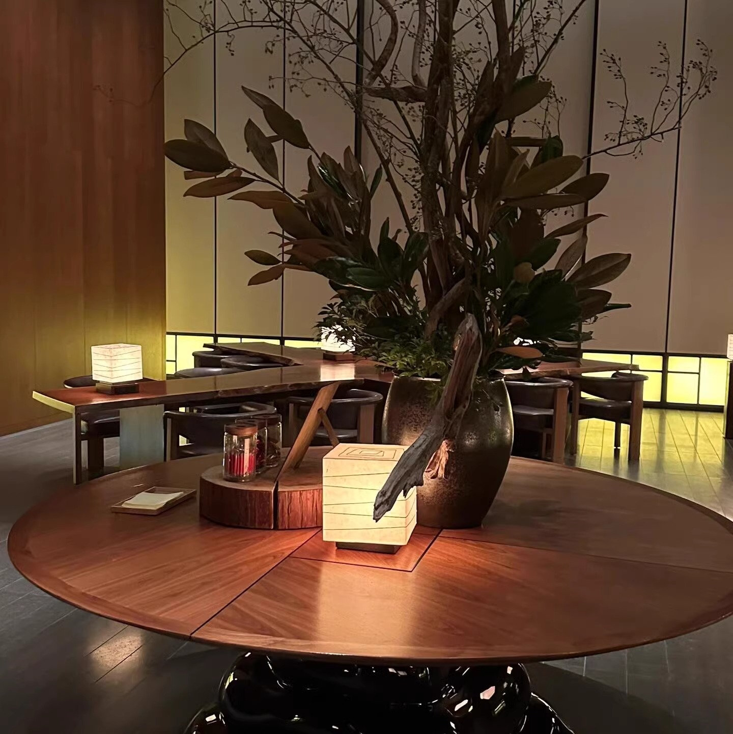 Tokyo ANdAZ Hotel Chi Yutang Designer Table Lamp