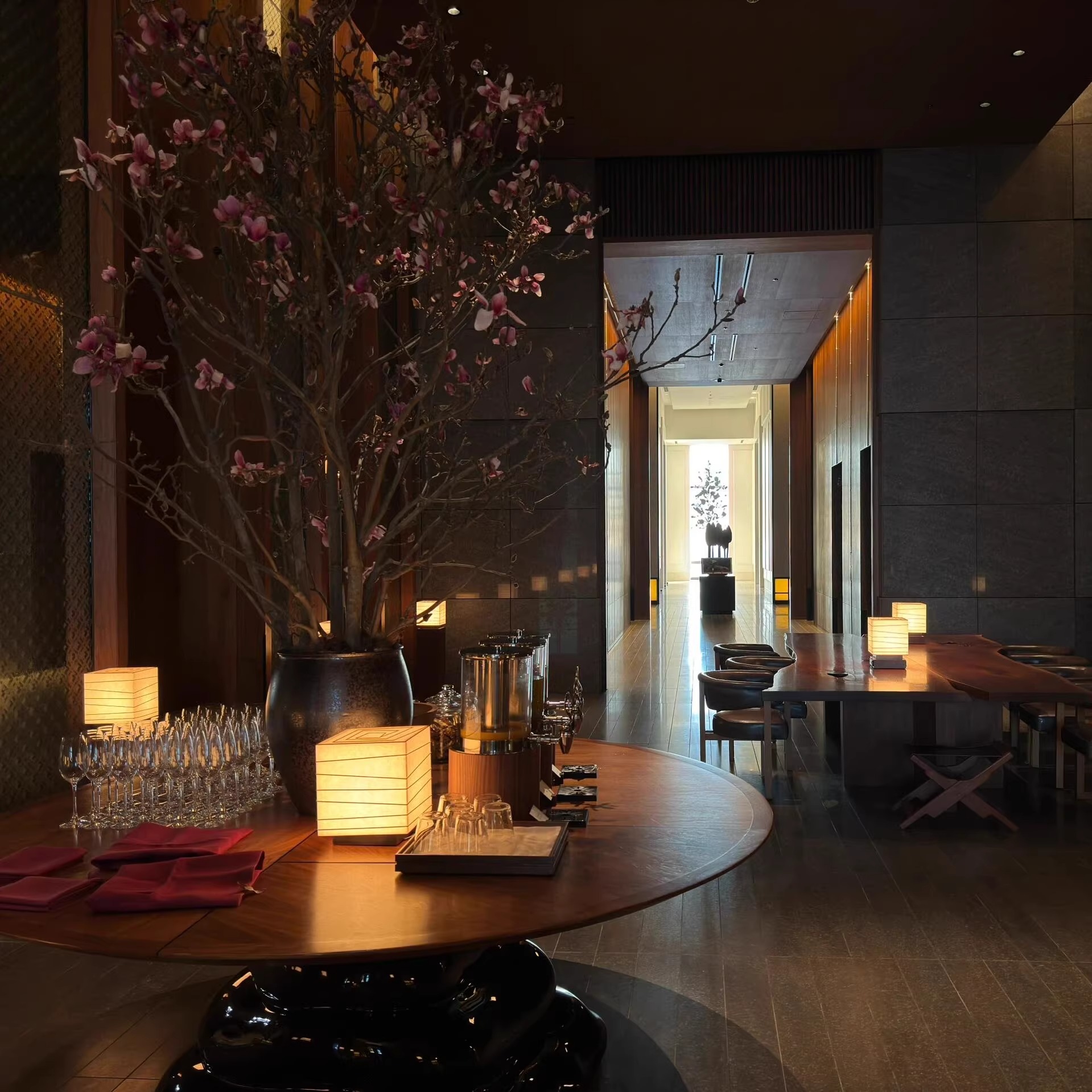 Tokyo ANdAZ Hotel Chi Yutang Designer Table Lamp