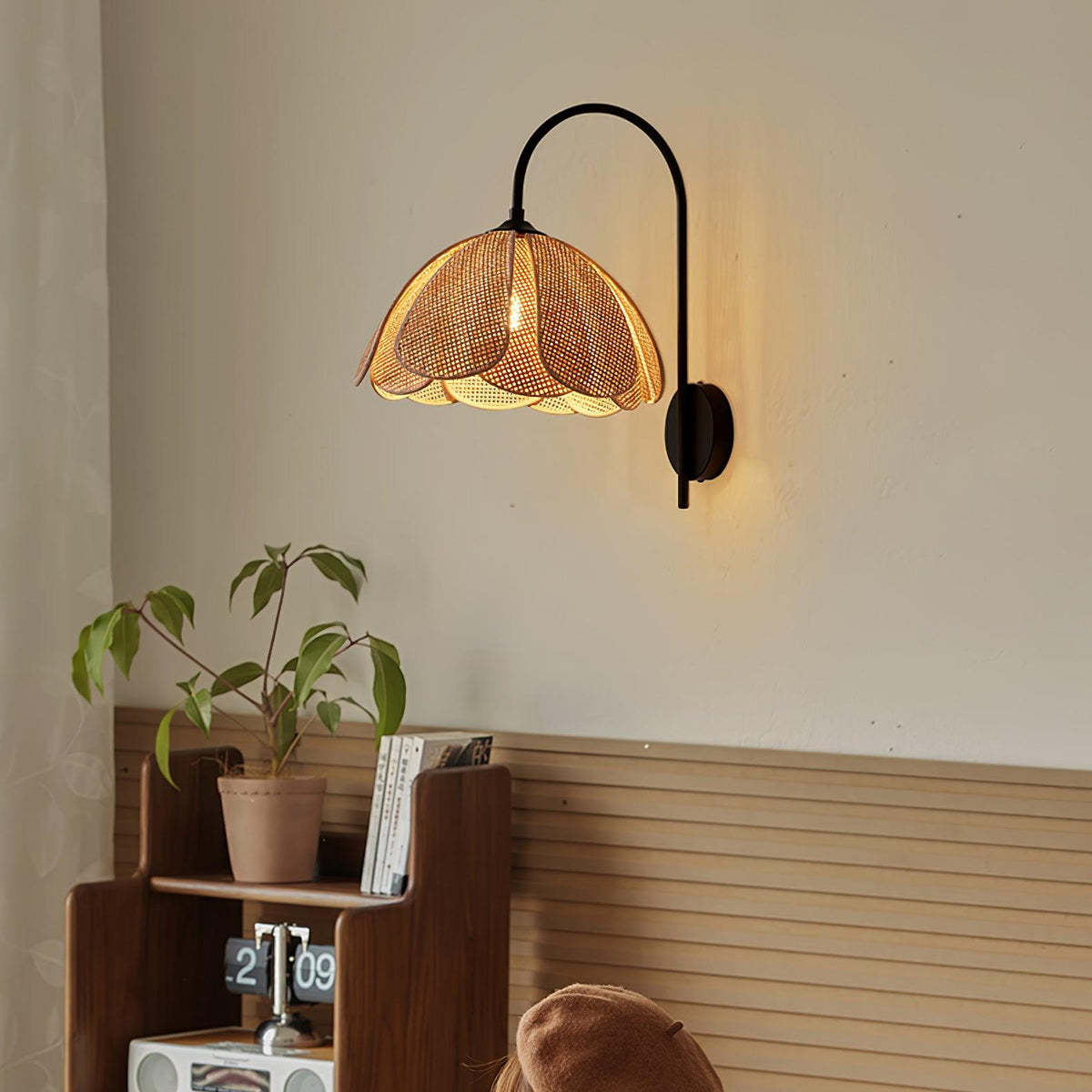 Rattan Petal Wall Lamp 11.8″- 16.1″-labpiecesign